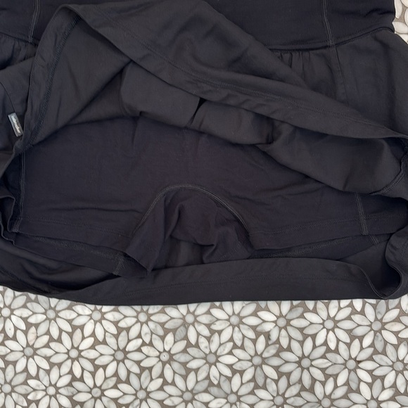 Women's Icebreaker Merino Blend 125 Cool Lite Skort in Black, Size M - Picture 6 of 9